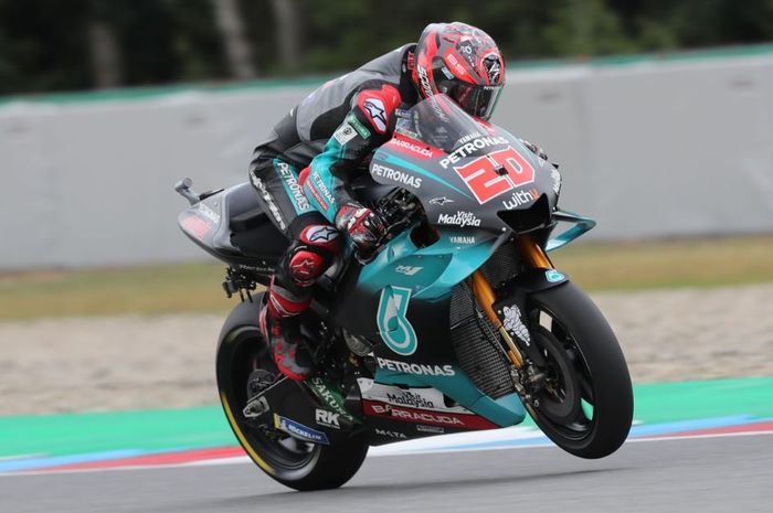 Aksi pembalap Petronas Yamaha SRT, Fabio Quartararo pada sesi latihan MotoGP Republik Ceska 2019, Jumat (2/8/2019)