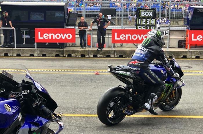 Pembalap Monster Energy Yamaha, Maverick Vinales melakukan persiapan jelang MotoGP Republik Ceska 2019, Minggu (5/8/2019)