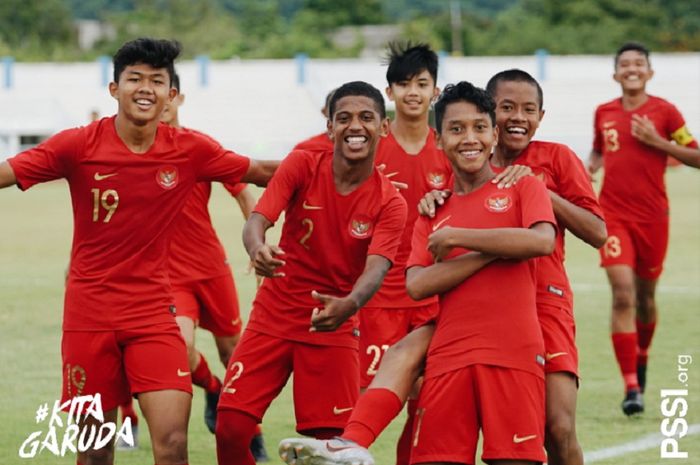 Sejumlah pemain Timnas U-15 Indonesia bergaya di Piala AFF U-15 2019.