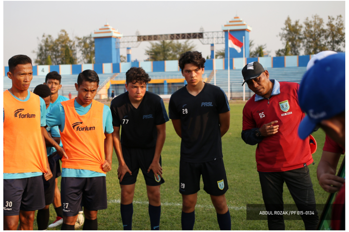 Dua pemain trial dari Jerman di Persela