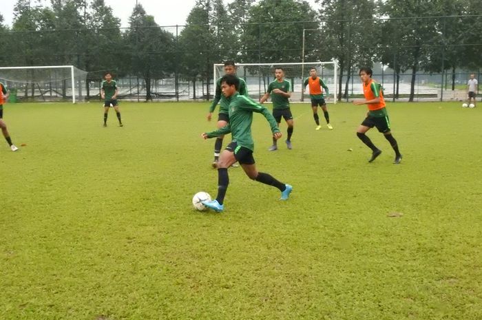 Latihan timnas U-18 Indonesia di Vietnam dalam rangka Piala AFF U-18 2019.