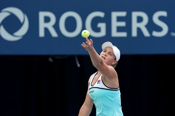 Aksi petenis putri nomor satu dunia, Asleigh Barty pada babak kedua Rogers Cuap 2019, Selasa (6/8/2019)