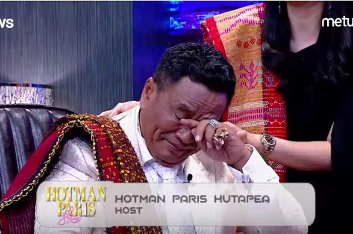 Tangis Hotman Paris Pecah Kenang Mendiang Sang Bunda: Kalau Malam Natal Aku Nangis