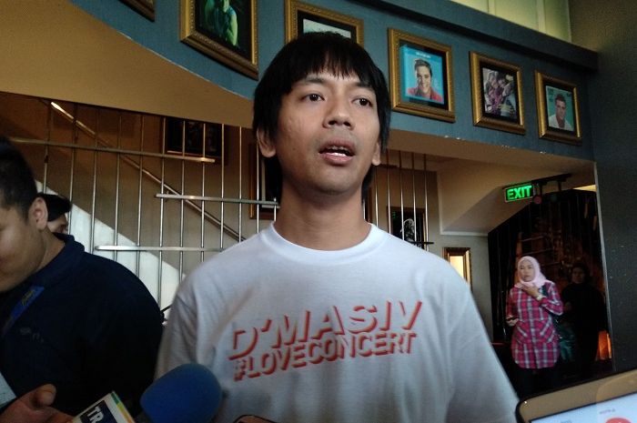 Rian D'Masiv saat Grid.ID temui di kawasan Senayan, Kebayoran Baru, Jakarta Selatan, Kamis (8/8/2019).