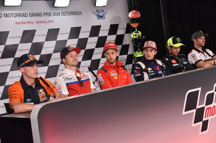 Para pembalap MotoGP berpose pada konferensi pers menjelang MotoGP Austria di Red Bull Ring, Kamis (9/8/2019).