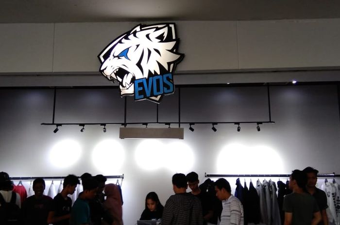 Toko flagship EVOS eSports di One Bell Park, Jakarta, Jumat (9/8/2019).