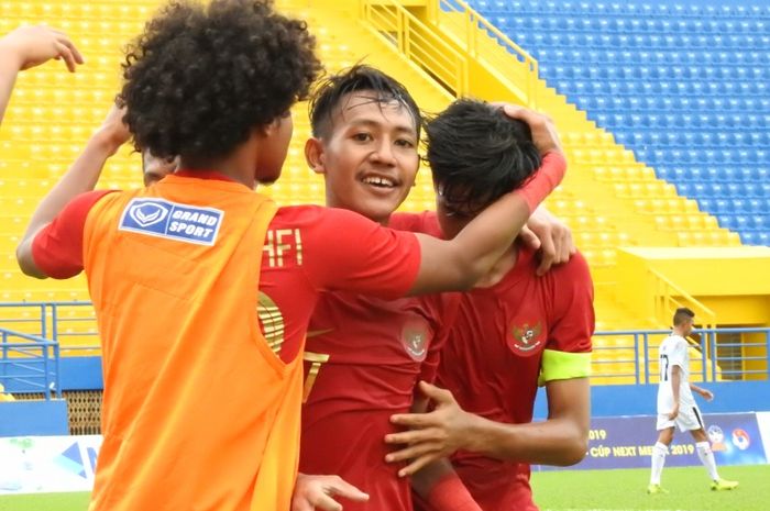 Pemain timnas U-18 Indonesia merayakan kemenangan atas Timor Leste pada laga kedua Piala AFF U-18 2019, Kamis (8/8/2019).