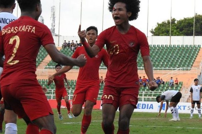 Timnas U-18 Indonesia saat melawan Timnas U-18 Laos di pertandingan keempat Grup A Piala AFF U-18 2019.