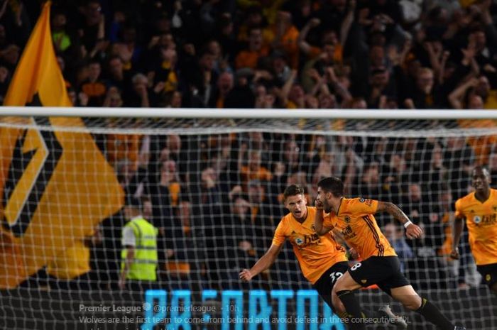 Pemain Wolverhampton Wanderers, Ruben Neves, mencetak gol dalam laga pekan kedua Liga Inggris kontra Manchester United di Molineux Stadium, 20 Agustus 2019.