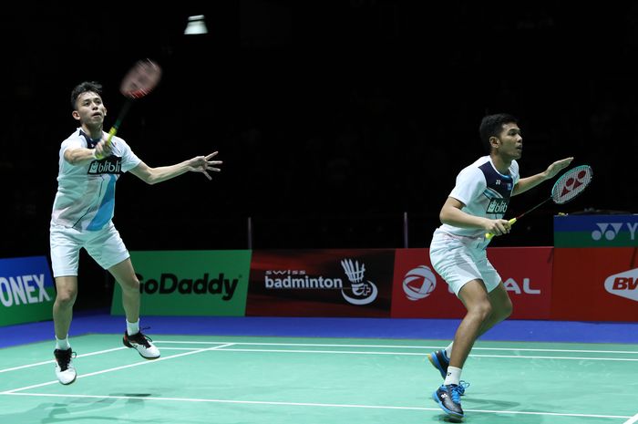 Pasangan ganda putra Indonesia, Fajar Alfian/Muhammad Rian Ardianto, saat bertanding pada babak semifinal Kejuaraan Dunia 2019 di St. Jakobshalle, Basel, Swiss, Minggu (25/8/2019) dini hari WIB