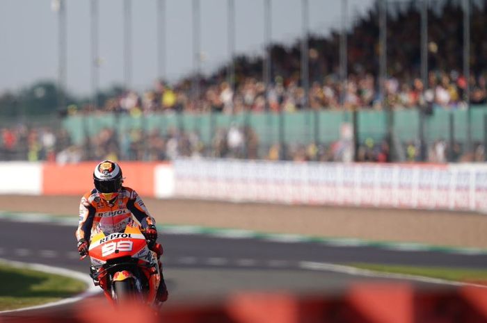 Aksi pembalap Repsol Honda pada balapan MotoGP Inggris 2019, Minggu (25/8/2019)