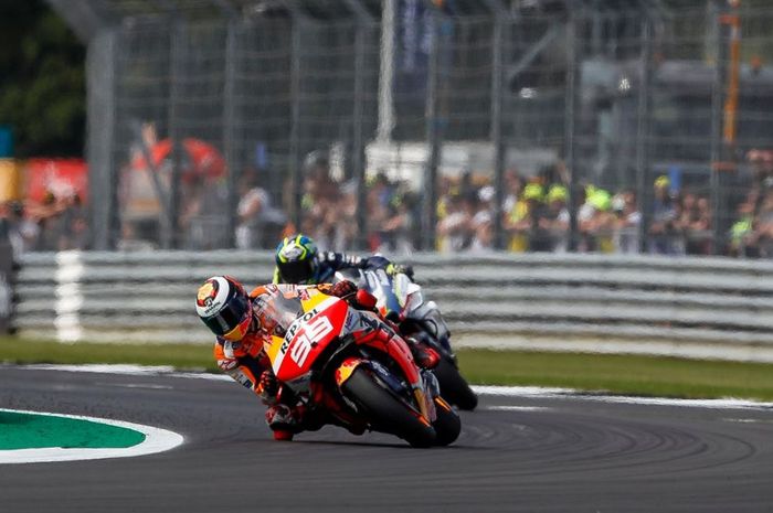 Aksi pembalap Repsol Honda, Jorge Lorenzo pada balapan MotoGP Inggris 2019, Minggu (25/8/2019)