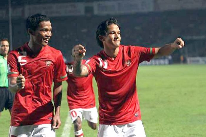 Irfan Bachdim saat merayakan golnya buat timnas Indonesia ke gawang timnas Malaysia di Stadion Utama Gelora Bung Karno pada Piala AFF 2010.