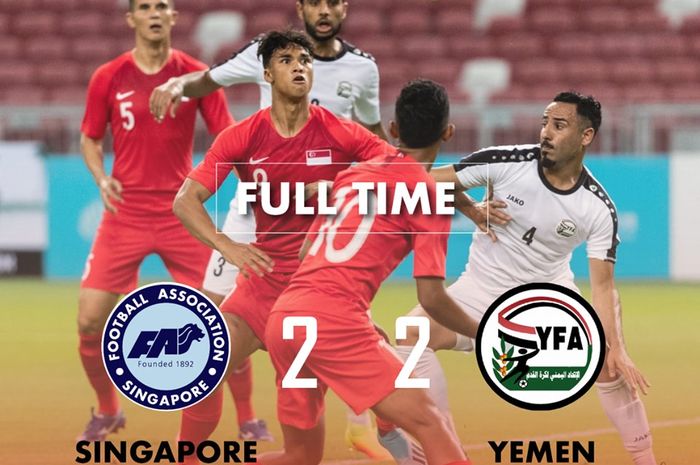 Timnas Singapura (merah) kontra timnas Yaman pada laga Kualifikasi Piala Dunia 2022 di Stadion Nasional Singapura, 5 September 2019. 