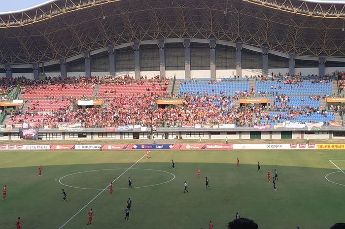 Suasana laga Persija kontra PSIS pada pekan ke-18 Liga 1 2019 di Stadion Patriot, Kota Bekasi, Minggu (15/9/2019).