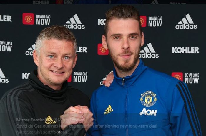 David de Gea (kanan) bersama pelatih Manchester United, Ole Gunnar Solskjaer.