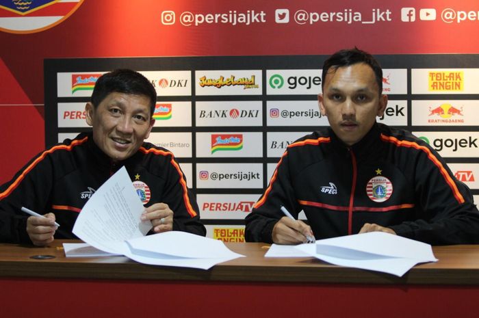 CEO Persija Jakarta, Ferry Paulus, bersama Rachmad Hidayat