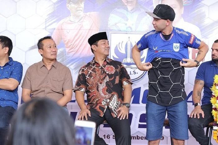 Bruno Silva diperkenalkan ke publik di Balaikota Semarang, Senin (16/9/2019).