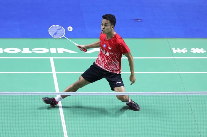 Aksi pemain Indonesia, Anthony Sinisuka Ginting, ketika bertanding pada hari kedua China Open 2019 Rabu (18/9/2019)