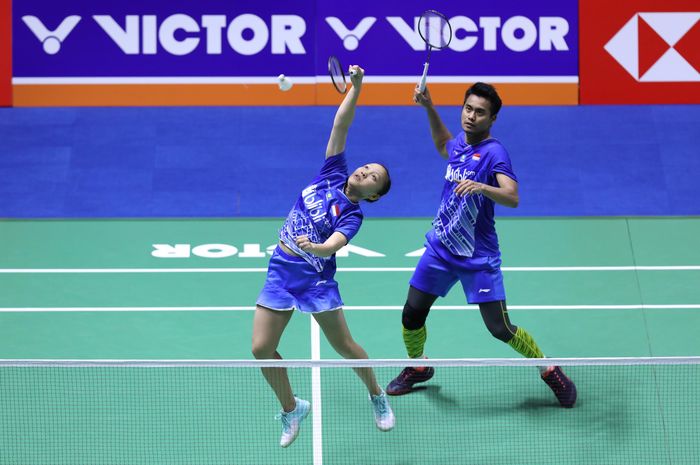 Pasangan ganda campuran Indonesia, Tontowi Ahmad/Winny Oktavina Kandow saat beraksi pada babak kedua China Open 2019