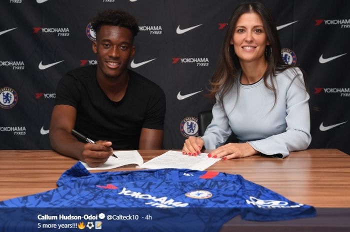 Winger muda Chelsea, Callum Hudson-Odoi, resmi memperpanjang kontrak bersama klub London Barat hingga lima tahun mendatang.