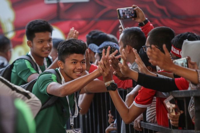 Pemain timnas U-16 Indonesia datang ke Stadion Madya jelang laga kontra Brunei Darussalam pada matchday ketiga Kualifikasi Piala Asia U-16 2020, Jumat (20/9/2019).