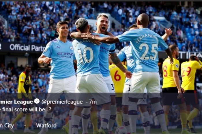 Bek Manchester City, Nicolas Otamendi, merayakan golnya ke gawang Watford dalam partai Liga Inggris di Etihad Stadium, Sabtu (21/9/2019).