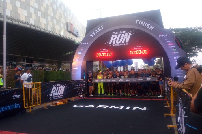 Start para peserta Garmin Run Indonesia 2019 di Bintaro X'Change, Tangerang Selatan pada Minggu (22/9/2019) pagi.