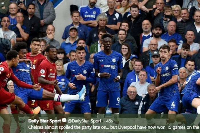 Trent Alexander-Arnold membuka keunggulan Liverpool pada menit ke-14 dalam kemenangan 2-1 atas Chelsea di Stadion Stamford Bridge, Minggu (22/9/2019).