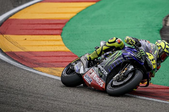 Aksi pembalap Monster Energy Yamaha, Valentino Rossi, ketika berlaga pada MotoGP Aragon 2019 Minggu (22/9/2019)