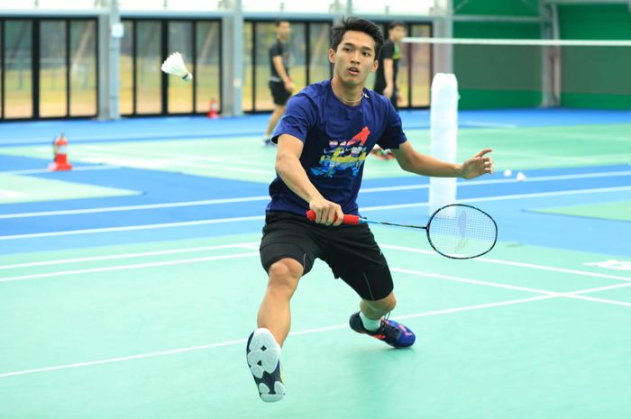 Pebulu tangkis tunggal putra Indonesia, Jonatan Christie, menjalani latihan jelang Korea Open 2019.