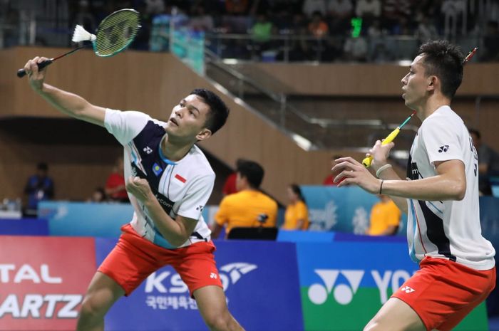 Pasangan ganda putra Indonesia, Fajar Alfian/Muhammad Rian Ardianto, saat menjalani laga melawan Li Junhui/Liu Yuchen pada babak semifinal Korea Open 2019.