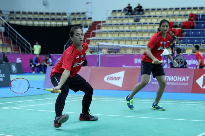 Pasangan ganda putri Febriana Dwipuji Kusuma/Amalia Cahaya Pratiwi tampil pada partai ketiga melawan Uganda pada Kejuaraan Dunia Junior 2019, Senin (30/9/2019).