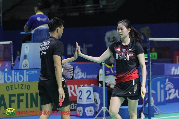 Pasangan ganda campuran, Alfian Eko Prasetya/Angelica Wiratama, memetik kemenangan pada babak 16 besar Indonesia Masters 2019 di GOR Ken Arok, Malang, 3 Oktober 2019.