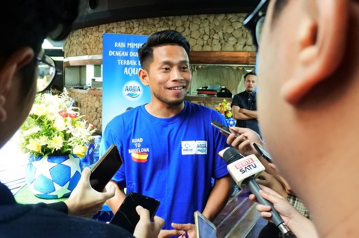 Winger timnas Indonesia, Andik Vermansah saat memberikan keterangan untuk sebuah ajang festival sepak bola U-12 di Kuningan, Jakarta Selatan, 2 Oktober 2019.