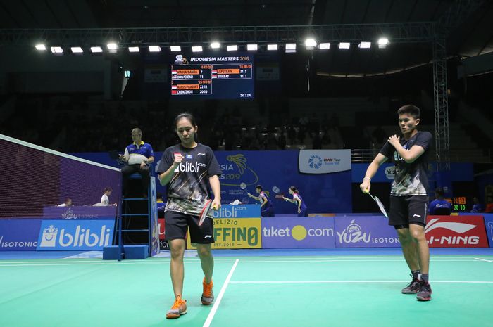 Pasangan ganda campuran Indonesia, Adnan Maulana/Mychelle Chrystine Bandaso, bertanding pada Indonesia Masters Super 100 di Malang, Jawa Timur, Jumat (4/10/2019).