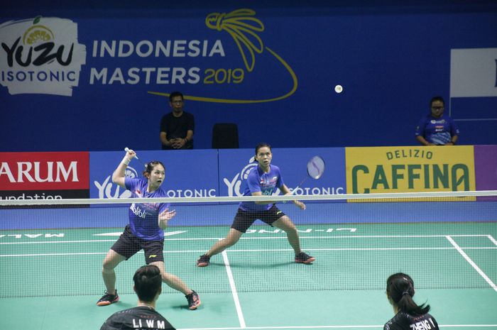 Pasangan ganda putri Indonesia, Siti Fadia Silva Ramadhanti/Ribka Sugiarto pada perempat final Indonesia Masters 2019 Super 100 di GOR Ken Arok, Malang, Jumat (4/10/2019).