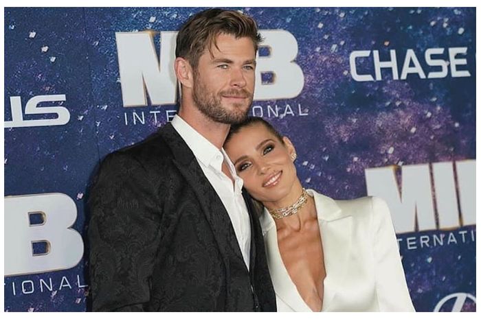 Chris Hemsworth memasang ratusan panel surya di rumah barunya.