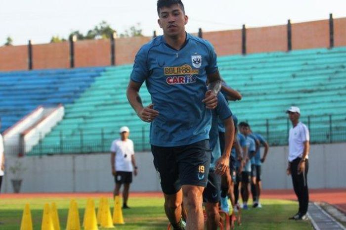 Gelandang PSIS Semarang, Jonathan Cantillana, saat mengikuti latihan PSIS Semarang.