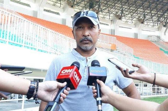 Pelatih kepala Timnas Indonesia U-19, Fakhri Husaini saat ditemui setelah melakukan uji coba di Stadion Pakansari, Bogor, Sabtu (5/10/2019). 