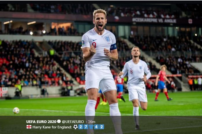 Harry Kane merayakan golnya untuk timnas Inggris.