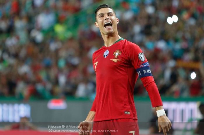 Cristiano Ronaldo merayakan gol ke gawang Luksemburg dalam lanjutan Kualifikasi Euro 2020, Jumat (11/10/2019).