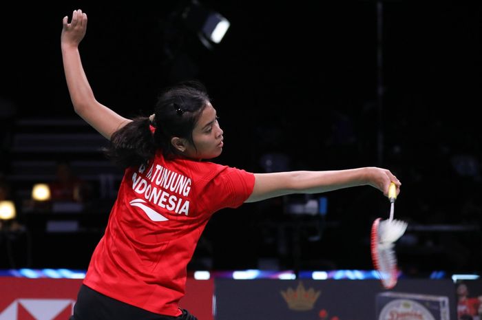 Aksi pebulu tangkis tunggal putri, Gregoria Mariska Tunjung, ketika menghadapi Pusarla V Sindhu (India) pada pertandingan babak pertama Denmark Open 2019 di Odense Sportspark, 15 Oktober 2019.