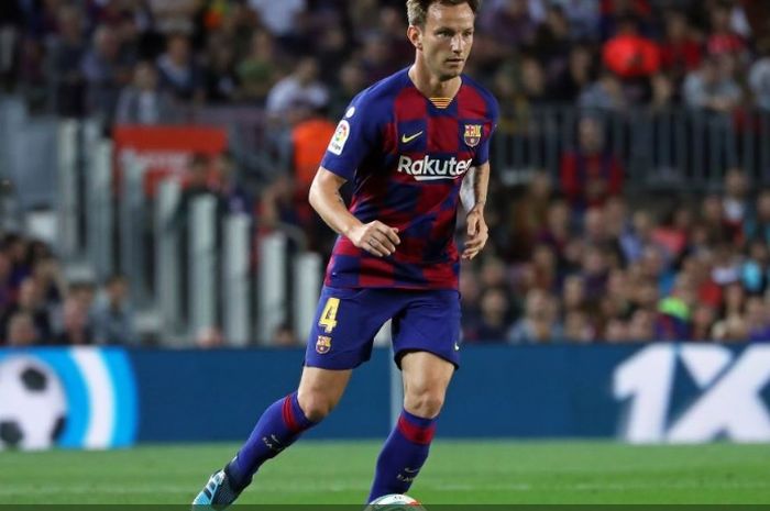 Gelandang tengah Barcelona, Ivan Rakitic, yang tengah diincar oleh Manchester United, Juventus, dan Inter Milan.