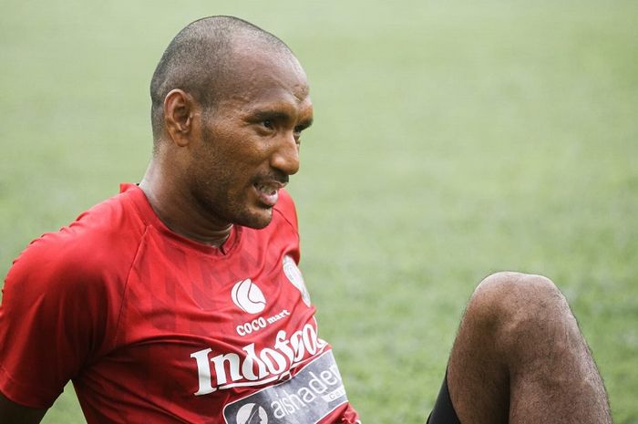 Bek Bali United Leonard Tupamahu bertekad memetik kemenangan atas Ceres Negros di Piala AFC 2020.