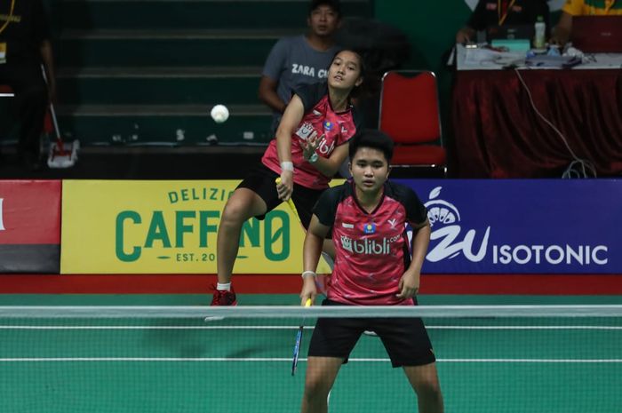 Pasangan ganda putri Indonesia, Nita Violina Marwah/Putri Syaikah, bertanding pada babak pertama Indonesia International Challenge 2019 di GOR Bulutangkis Djarum, Magelang, Jawa Tengah, Rabu (23/10/2019).  