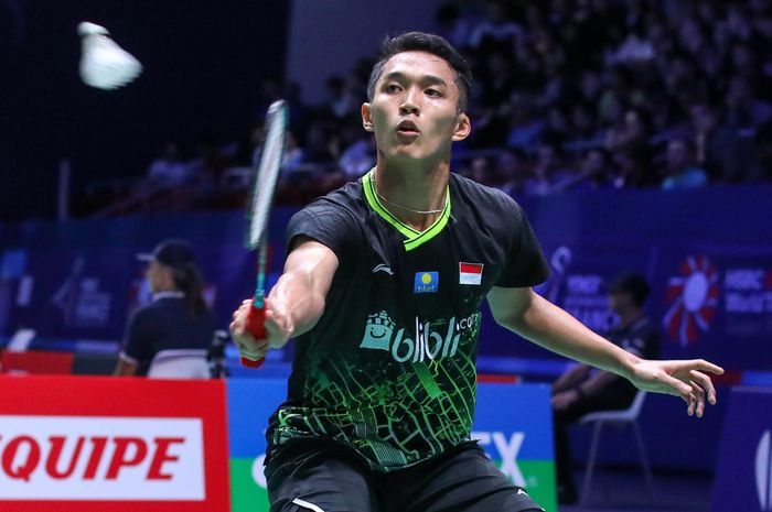 Pebulu tangkis tunggal putra Indonesia, Jonatan Christie, saat menjalani laga melawan Jan O Jorgensen (Denmark) pada babak kesatu French Open 2019 di Stade Pierre de Coubertin, Paris, Prancis, Rabu (23/10/2019).