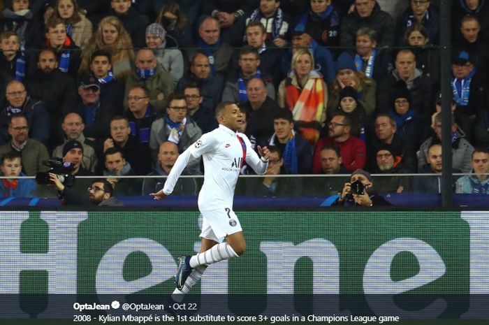 Aksi penyerang Paris Saint-Germain, Kylian Mbappe, ketika membobol gawang  Club Brugge pada matchday ketiga Liga Champions 2019-2020, Rabu (23/10/2019). 