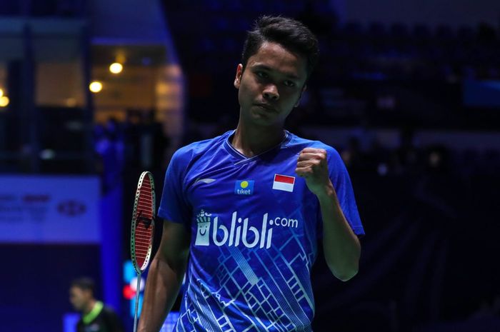 Pebulu tangkis tunggal putra Indonesia, Anthony Sinisuka Ginting, bereaksi pada laga perempat final French Open 2019 di Stade Pierre de Coubertin, Paris, Prancis, Jumat (25/10/2019).