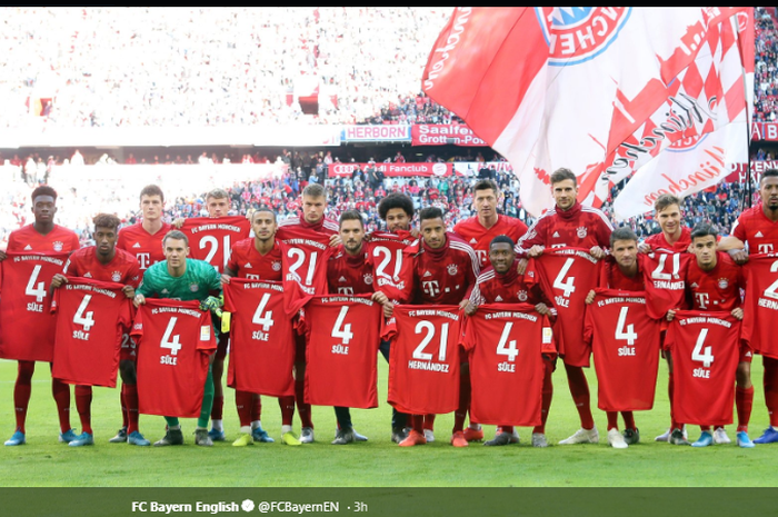 Para pemain Bayern Muenchen memberikan dukungan untuk Lucas Hernandez dan Nicklas Sule yang mengalami cedera sebelum bertanding melawan Union Berlin, Minggu (27/10/2019)